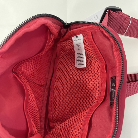 Lululemon Everyday Belt Bag - Picture 4 of 4